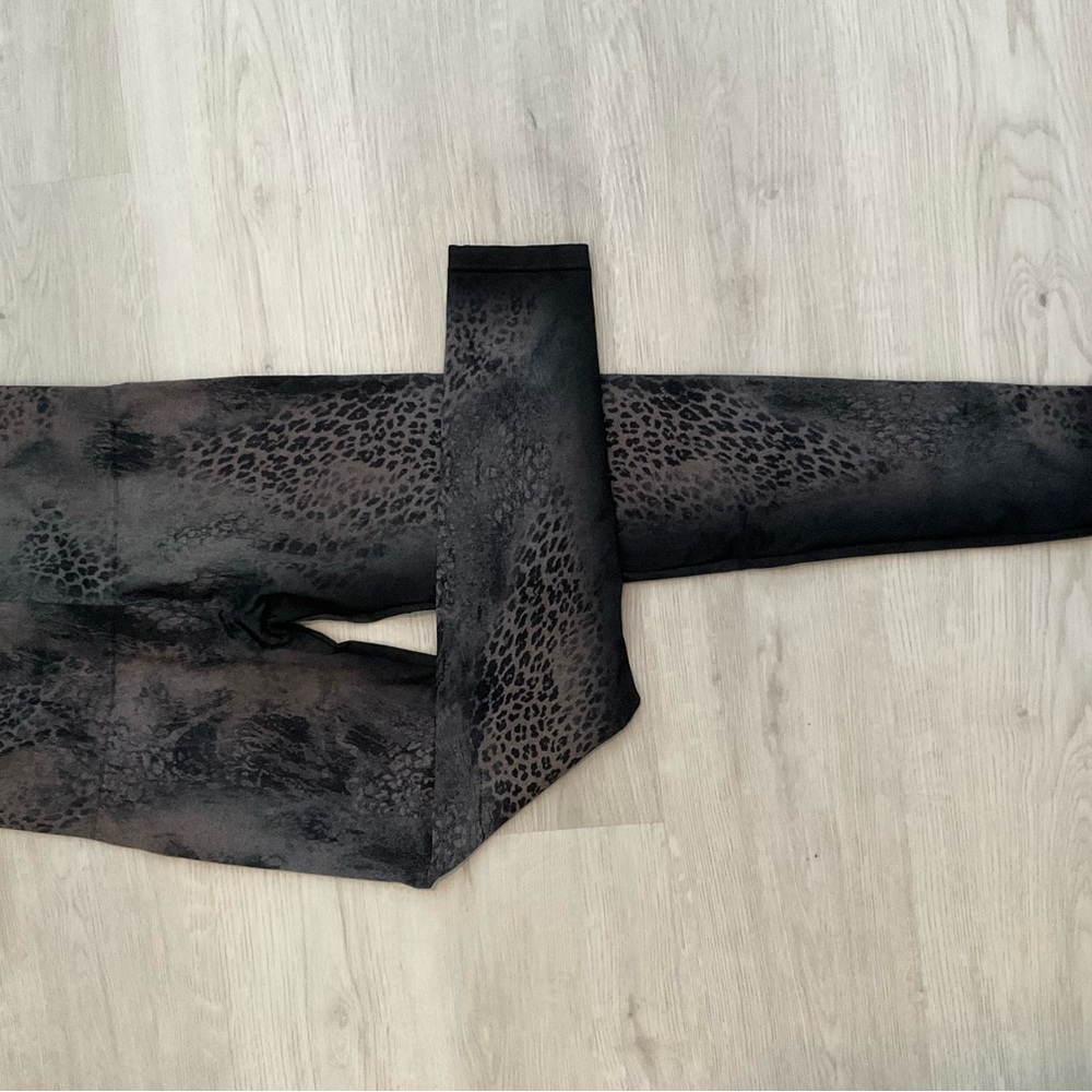 M. Rena Leopard Print Leggings
